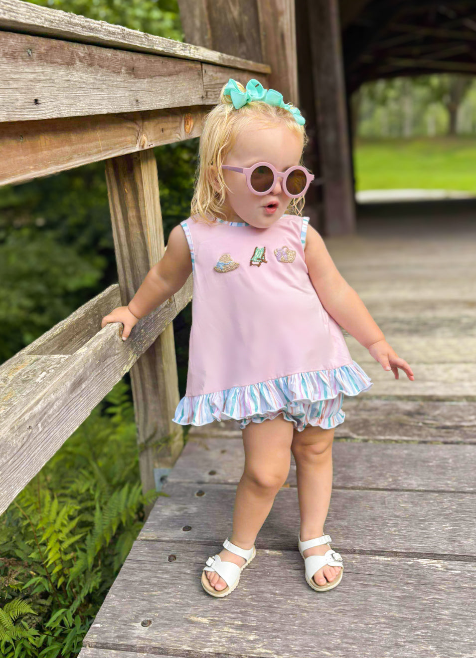 French Knot Beach Day - Dolly’s Bow Back Diaper Set