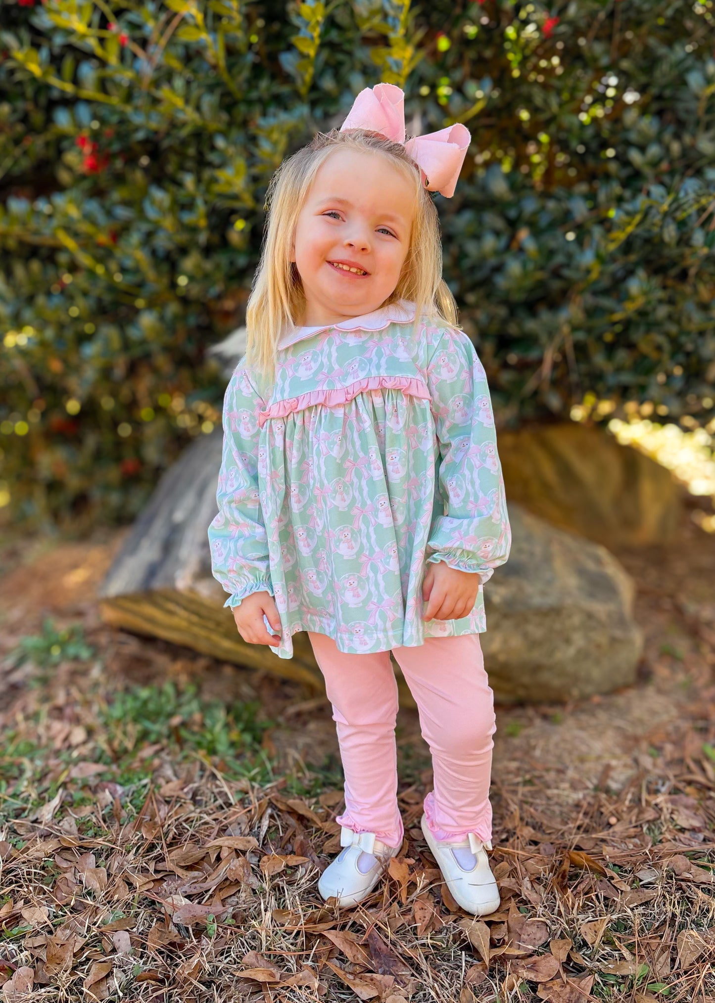 Snow Globes and Bows - Presley’s Ruffle Leggings Set